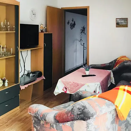 Apartment 1 Bedroom Gorgeous In *