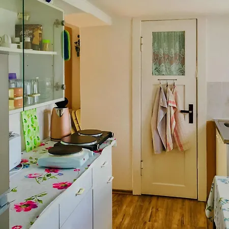 Apartment 1 Bedroom Gorgeous In